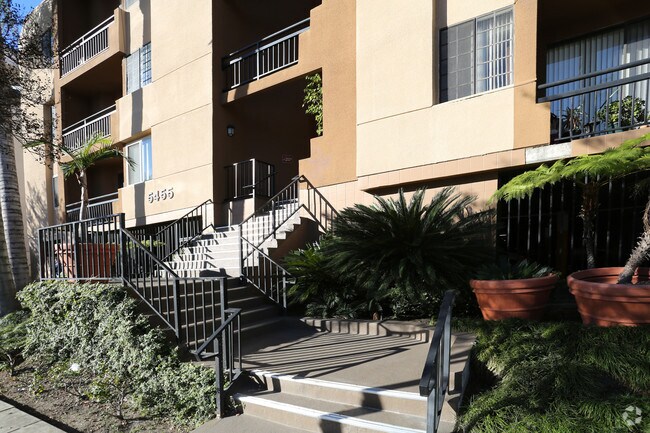 Photo - White Oak Gardens