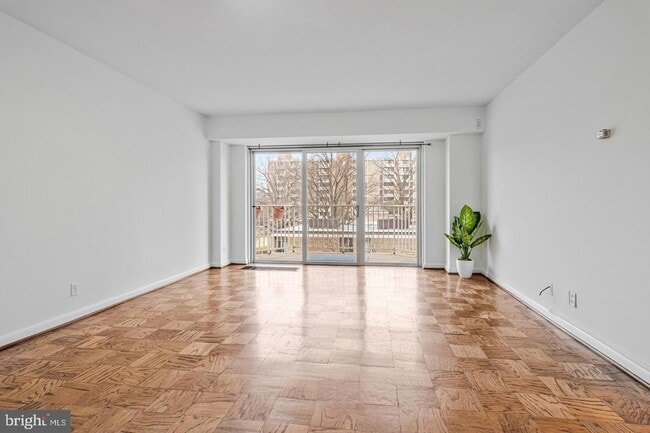 Building Photo - 560 N Street SW Unit N409