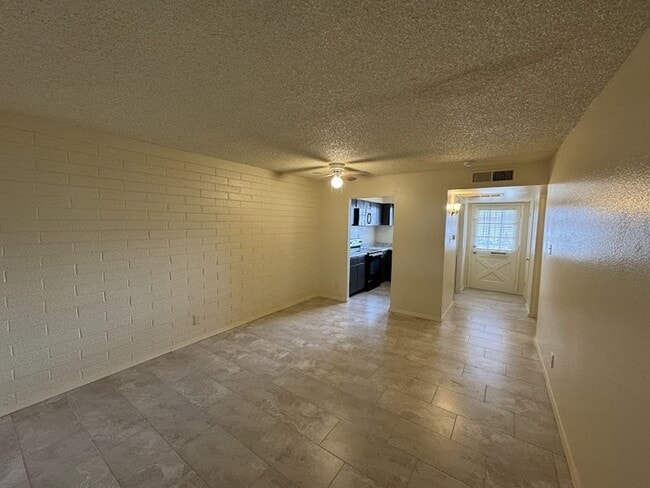 Photo - 7125 W Mariposa St