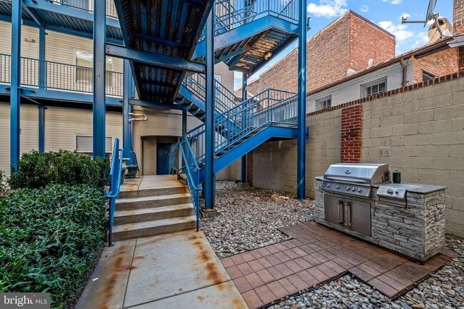 Building Photo - 1726 Aliceanna St Unit 401-NB Rental