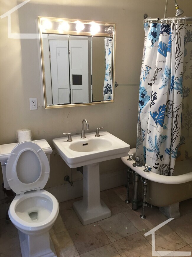 Photo - 429 Marlborough St Unit 2