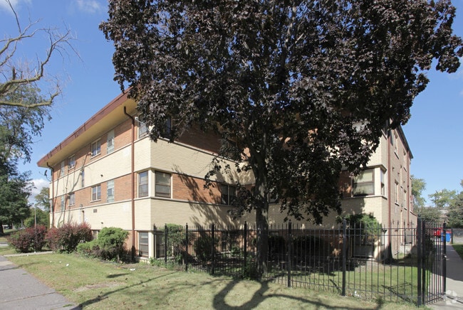 Garfield Gardens - 2320 W Garfield