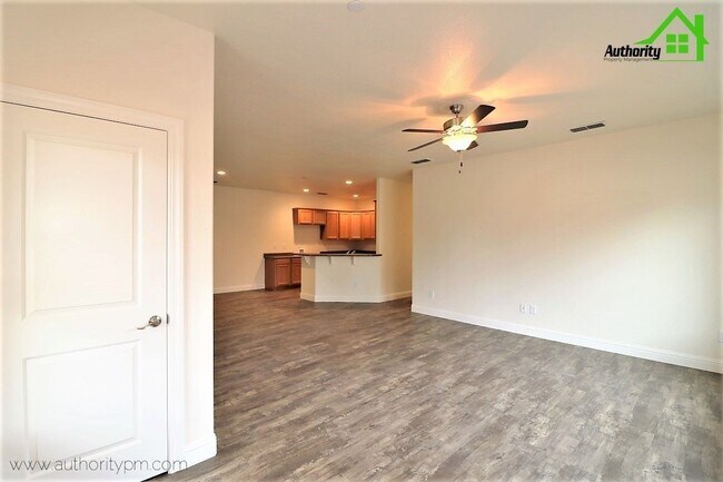 Photo - 2530 Rainbow Ln Unit B