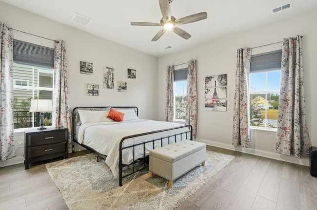 Photo - 188 Hawthorn Ln