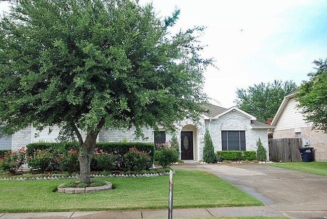 Photo - 7311 Harpers Dr House