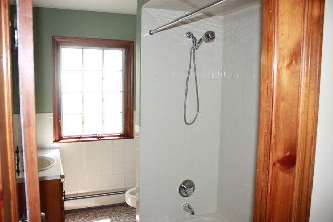 Photo - 64 Parkway Rd Unit 2B