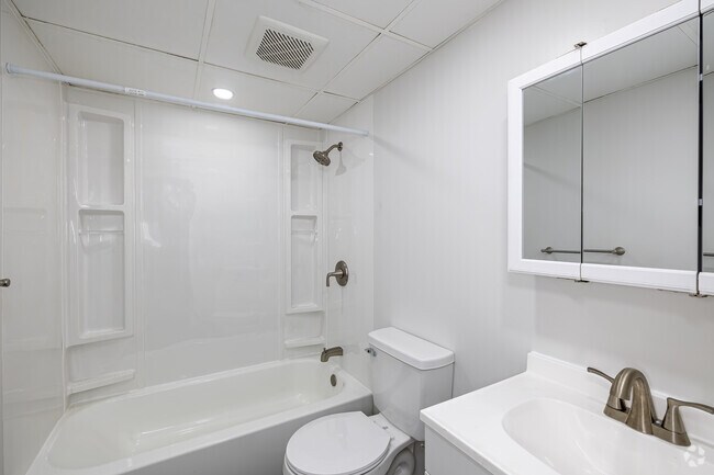 1BR, 1BA - 550SF - Bathroom