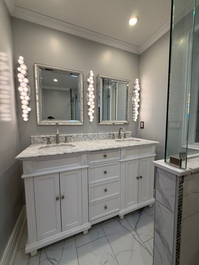 Photo - 822 Amherst St Unit Stunning Apartment