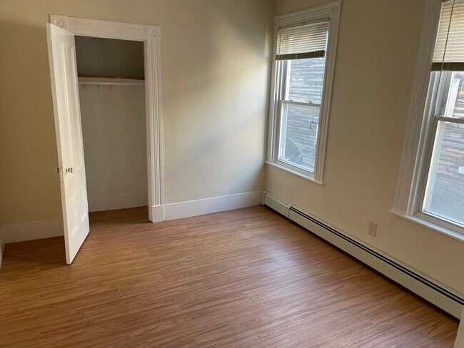 Photo - 567 Main St Unit 2