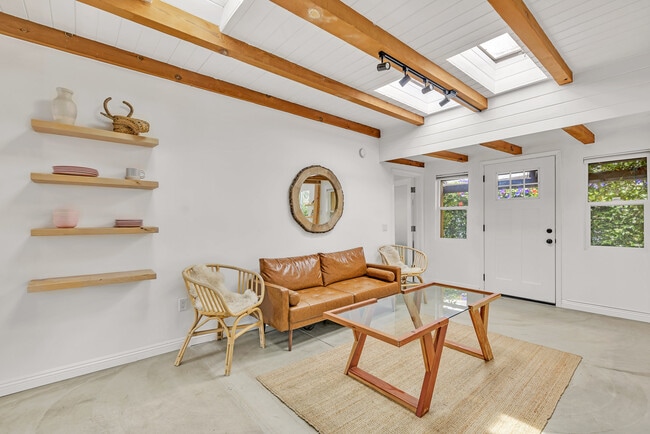 Photo - 718 Vernon Ave Unidad #A