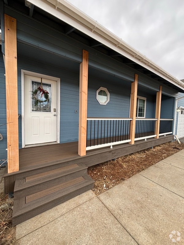 Building Photo - 716 N Pine Ridge Loop Rental