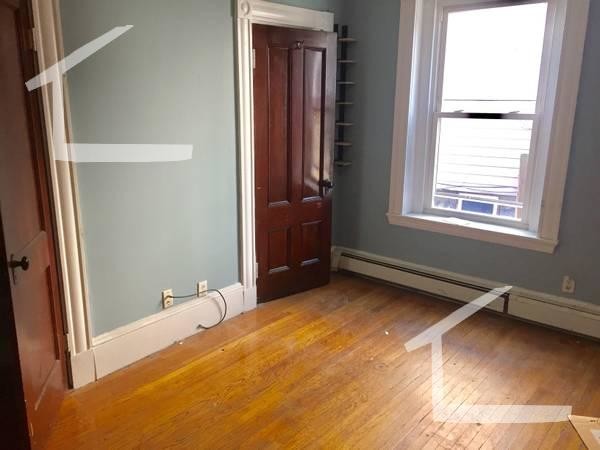 Photo - 76 Easton St
