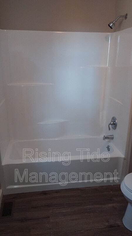 Photo - 900 Lynn Dale Ln