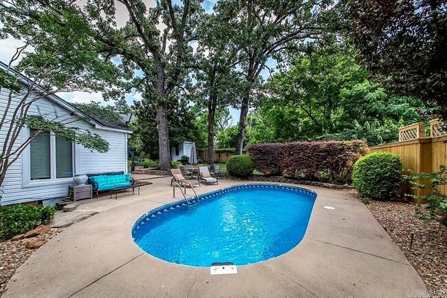 Photo - 1717 N University Ave