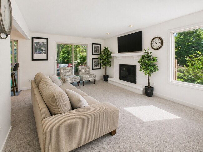Photo - 3007 Monterey Dr