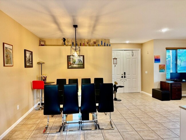 Building Photo - 9022 Dupont Pl