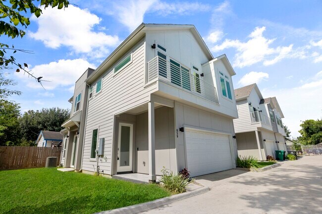 Photo - 861 Prosper St