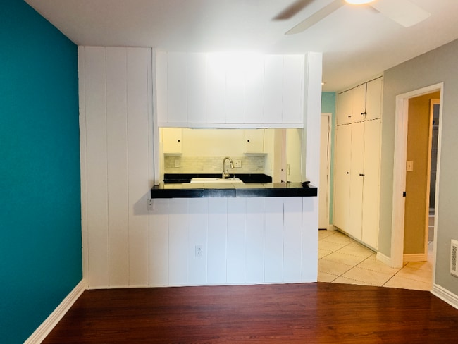 Photo - 1040 W MacArthur Blvd Unit 144