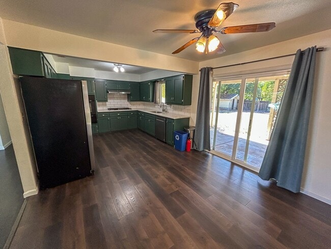 Photo - 6762 Riverside Dr