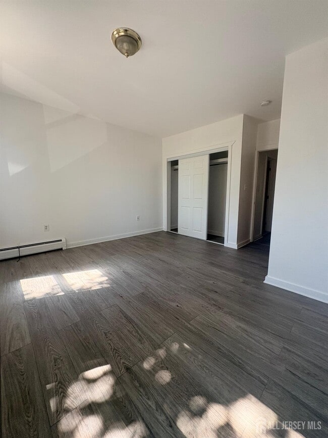 661 Catherine St Unit 2B