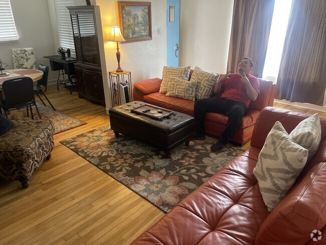 Building Photo - 4505 Pershing Dr Unit 1 Rental