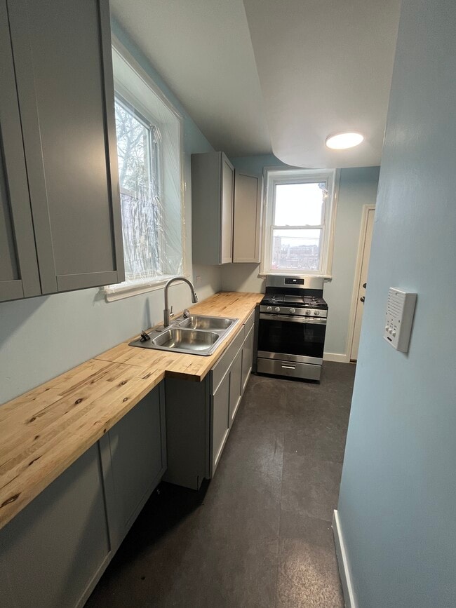 Photo - 7630 N Marshfield Ave