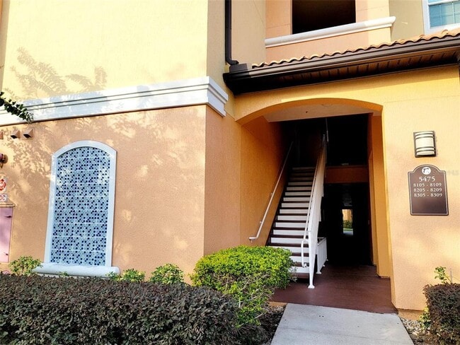 Photo - 5475 Vineland Rd Unit 206