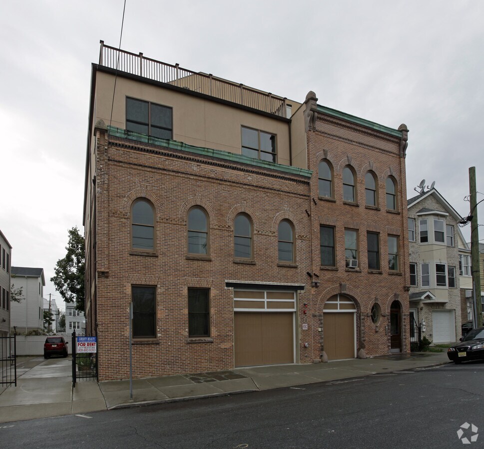 Photo - 19 Winfield Ave