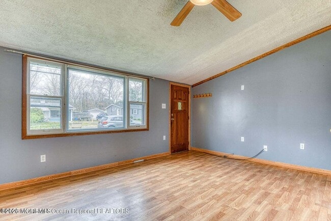 Photo - 208 Laurel Dr