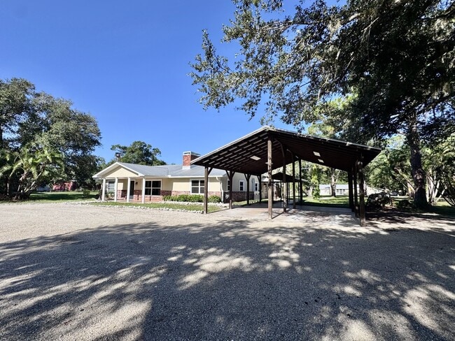 Photo - 625 N Jackson Rd