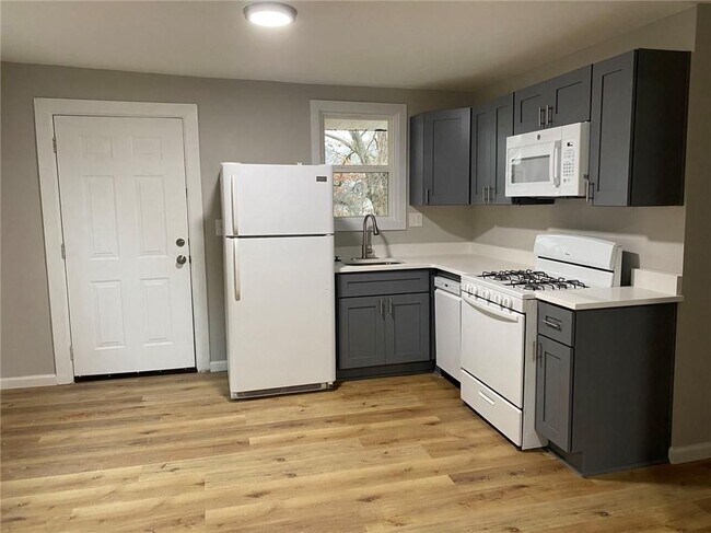 Photo - 951 Tilden St NW