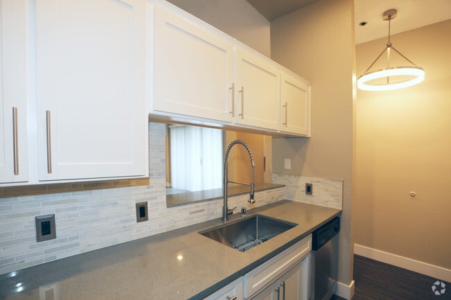 2BR, 2BA-Kitchen