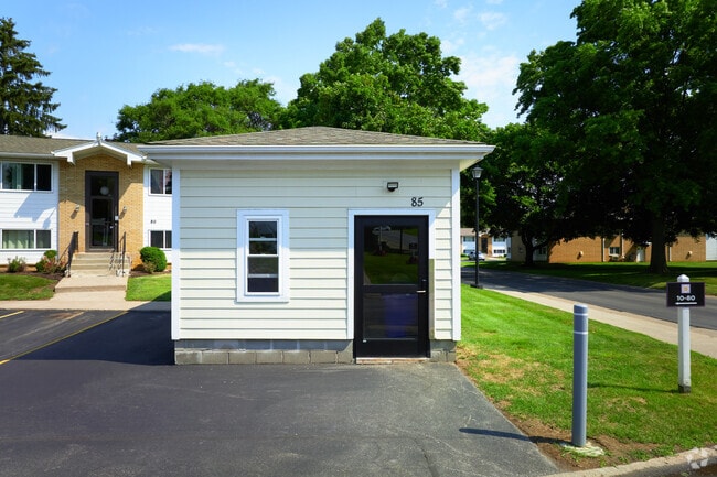 Área de basura y reciclaje - North Glen Apartments