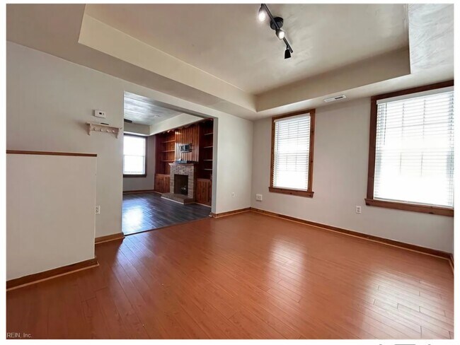 Photo - 400 Jamestown Ave