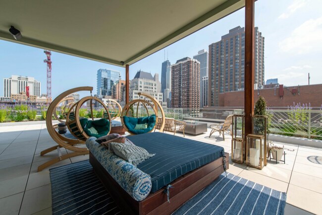 Photo - 1250 N Clark St Unidad 0501