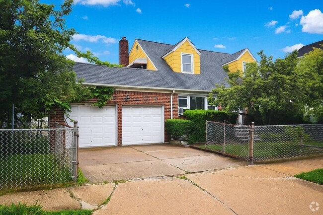Building Photo - 197-10 Hiawatha Ave Rental
