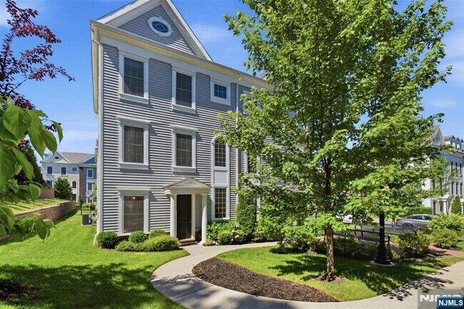 Photo - 60 Roosevelt Dr