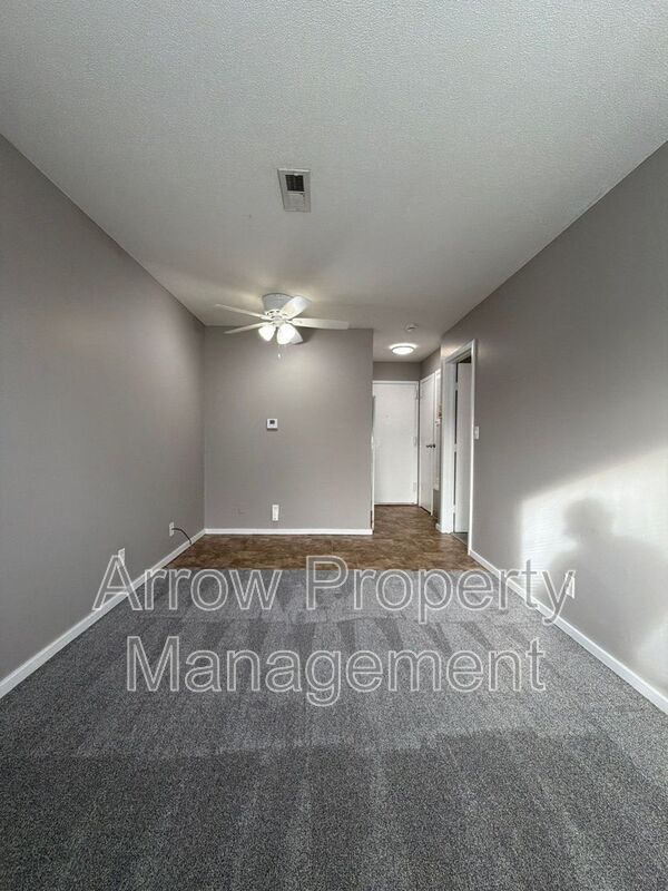 Photo - 1111 E St Unidad 6