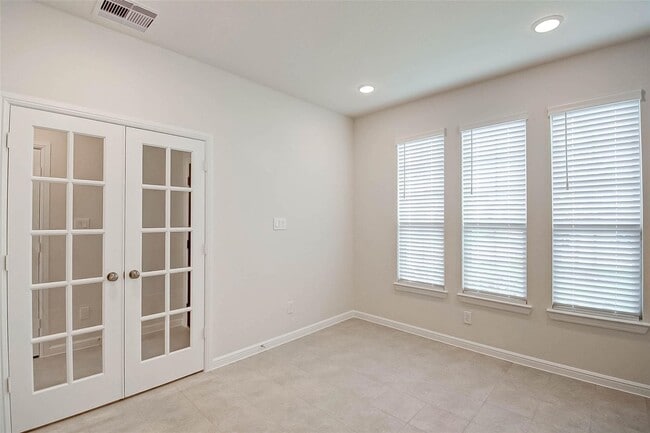 Photo - 18827 Carlisle Landing Ln