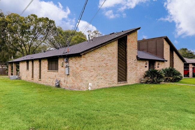 Photo - Move-in Ready Home for Lease in Pearland!