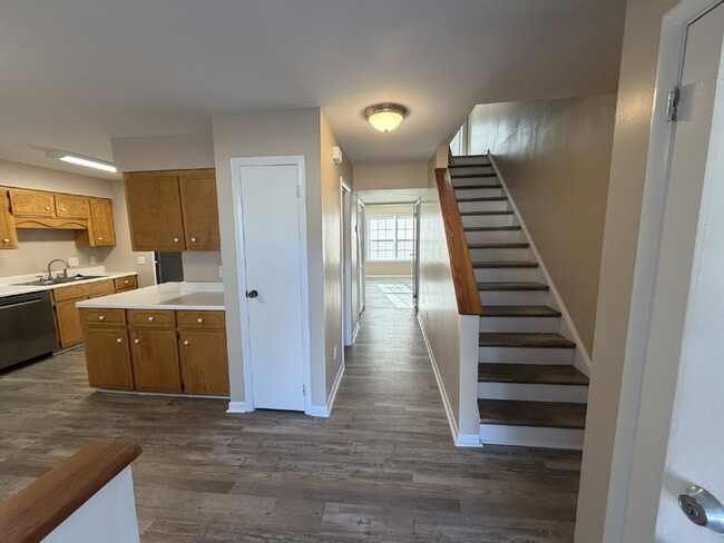 Photo - Townhouse for Rent Unit 912 Pineland Avenue #42