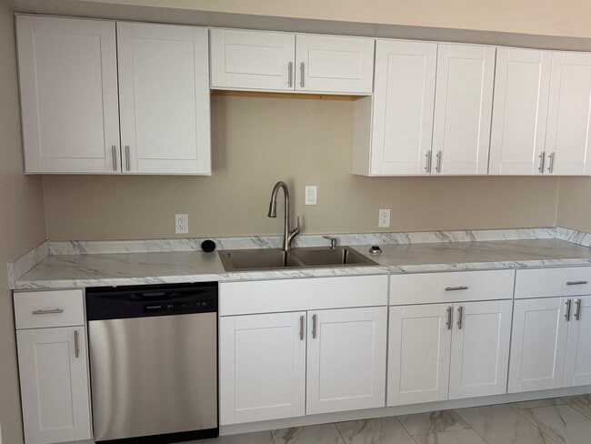 Photo - 4634 E Burns St