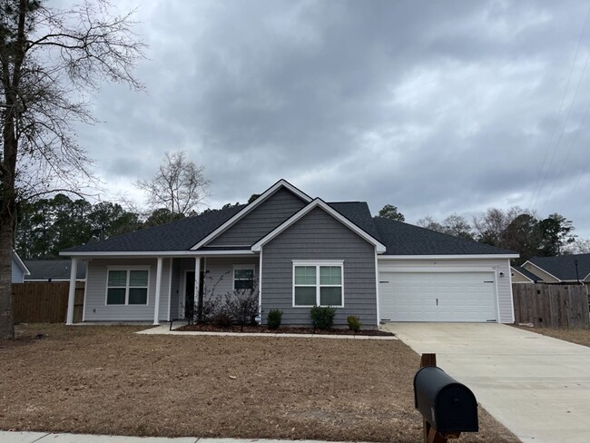 Beautiful Home on a culdesac - Built in 2019! - Beautiful Home on a culdesac - Built in 2019!