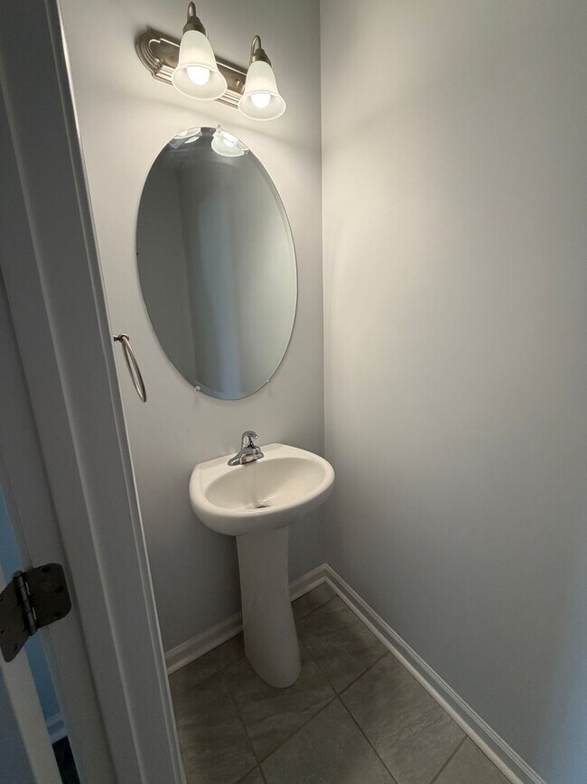 Photo - FOR RENT