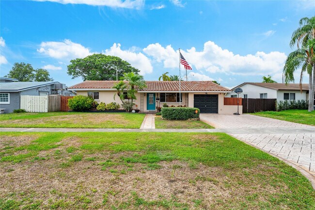 Photo - 1512 E Hawthorne Cir