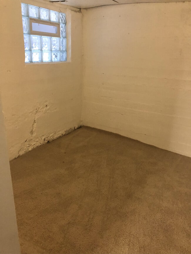 Photo - 2346 Ravine St