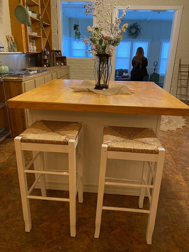 Photo - 108 S Main St Unit 2