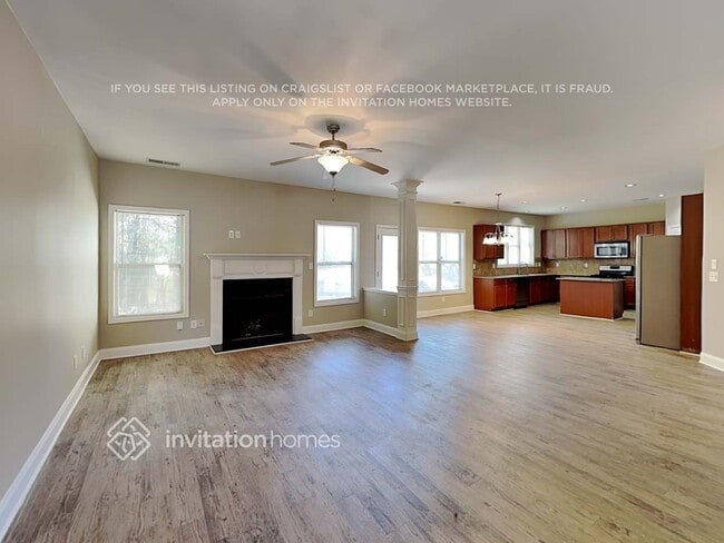 Photo - 505 Lakeside View