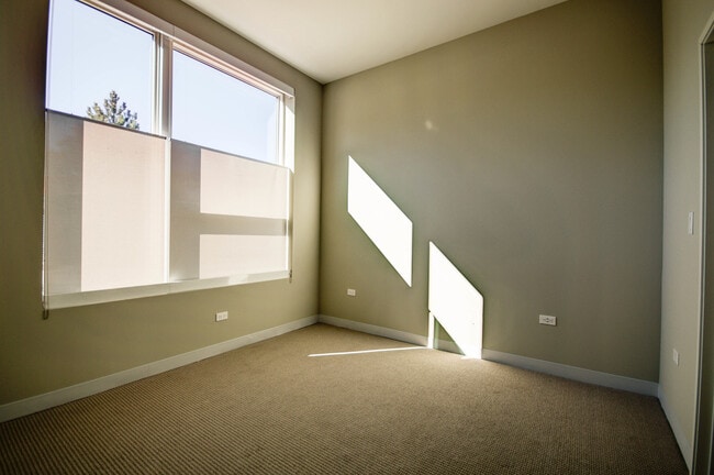 Photo - 851 W Grand Ave