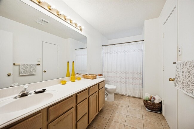 Building Photo - 8807 Sage Pl Dr